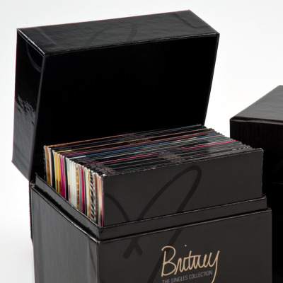 Britney-spears-hinged-paper-set-up-box-1
